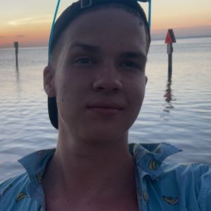 Meet your Posher, Max